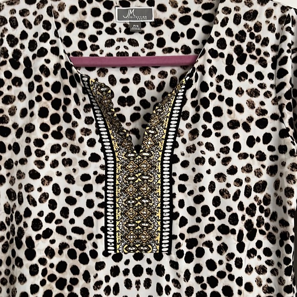 Top - Picture 2 of 2